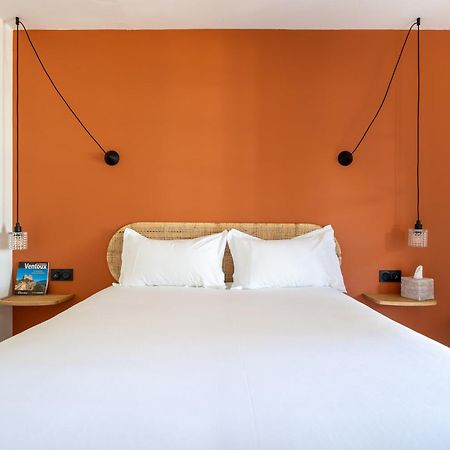 Hotel La Garrigue & Bar Piscine Венаск Экстерьер фото